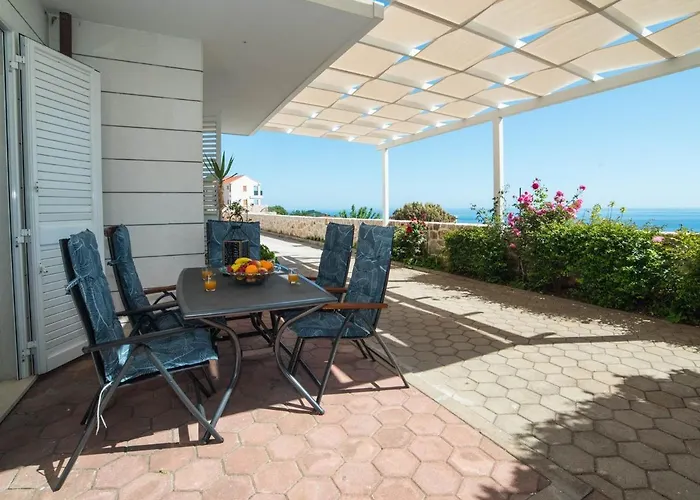 Apartment Faros